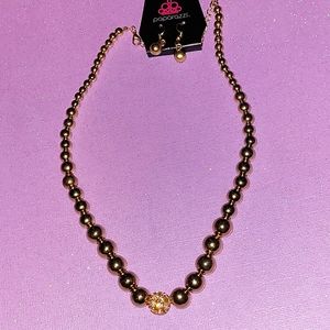 Paparazzi gold necklace Very bright gold in person